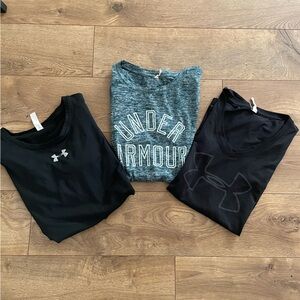 Under Armour Bundle 3 Athletic Shirts Black & Gray Activewear size S/M